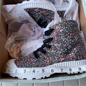 Floral Boots Women’s Size 9